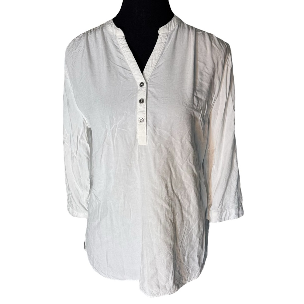 KENNETH COLE White Blouse Buttons Floral Appliqué Lightweight Size Small